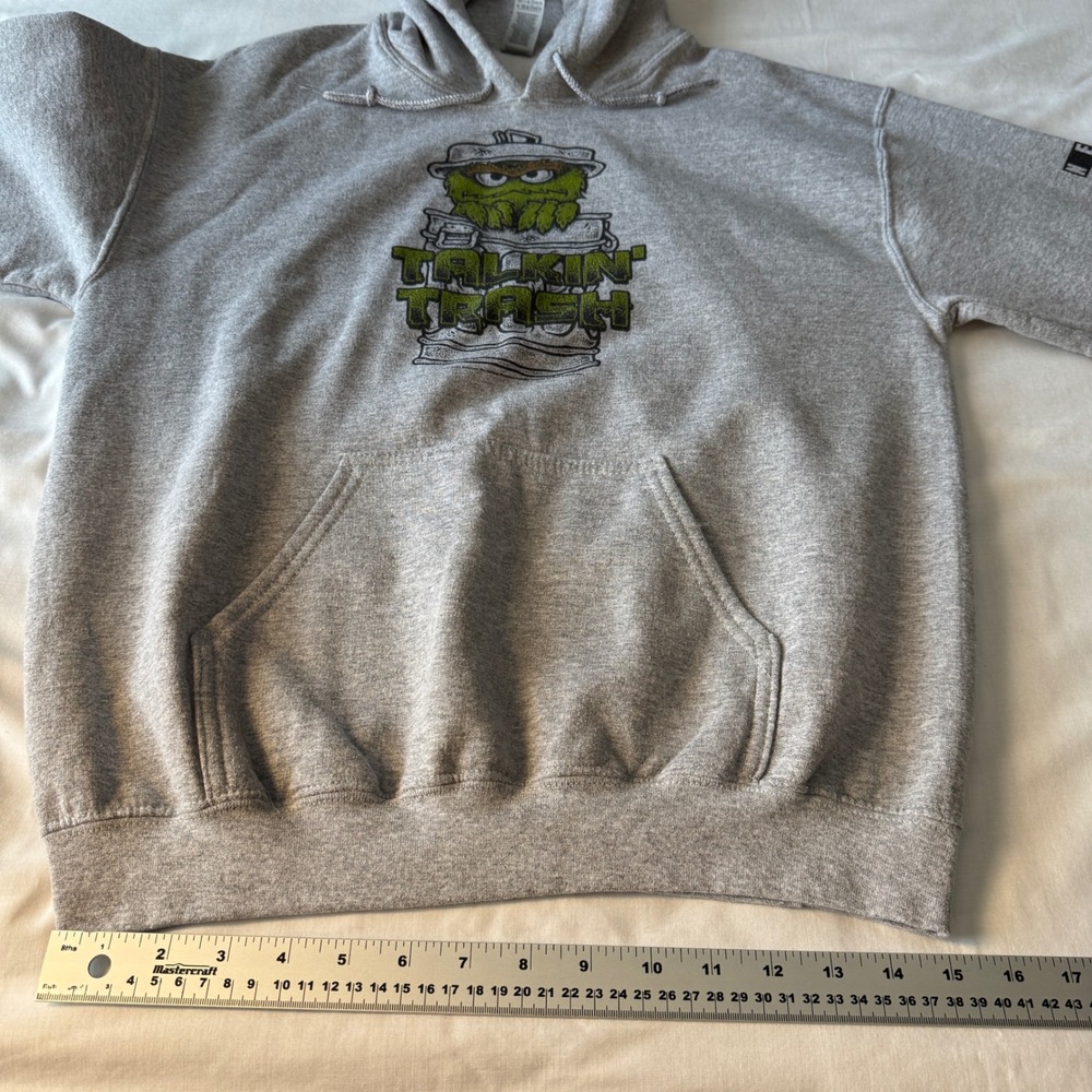 Sesame Street Oscar the Grouch Talkin Trash Hoodie Sweatshirt Gray Medium‎ NEFF - Picture 14 of 16